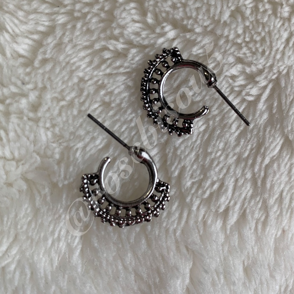 💋🆕Dainty Gypsy Filigree Silver Hoop Earrings